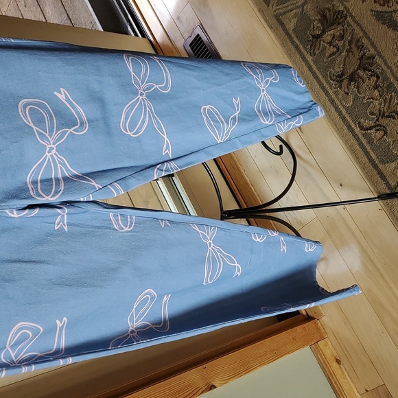 Bailey Rose Blue with Pink Bow Pattern, Wide Leg Sz. M Blue Jeans - Picture 3 of 12